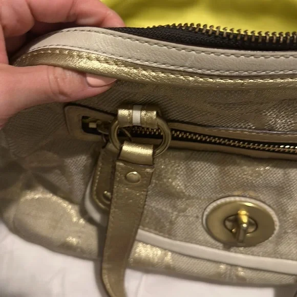 Authentic Coach purse - Picture 12 of 13